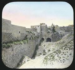 "Holy Land - Pool of Bethesda, Jerulsalem" by Jenny King Mellon (2009), shared under a Creative Commons Attribution License